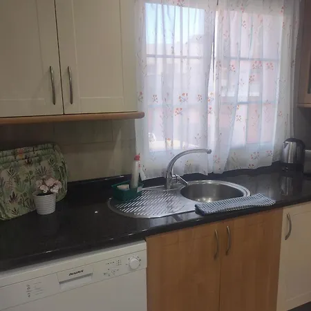 דירה Terrazas Del Duque Ii, Luxury Seaview Apartment, אדחה